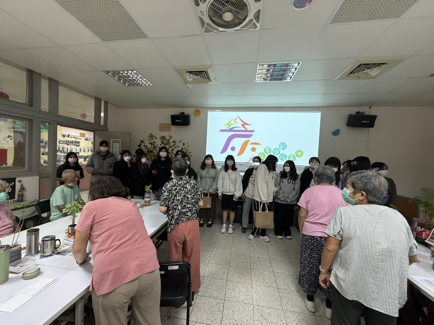 S__363905076_0 S__363905076_0